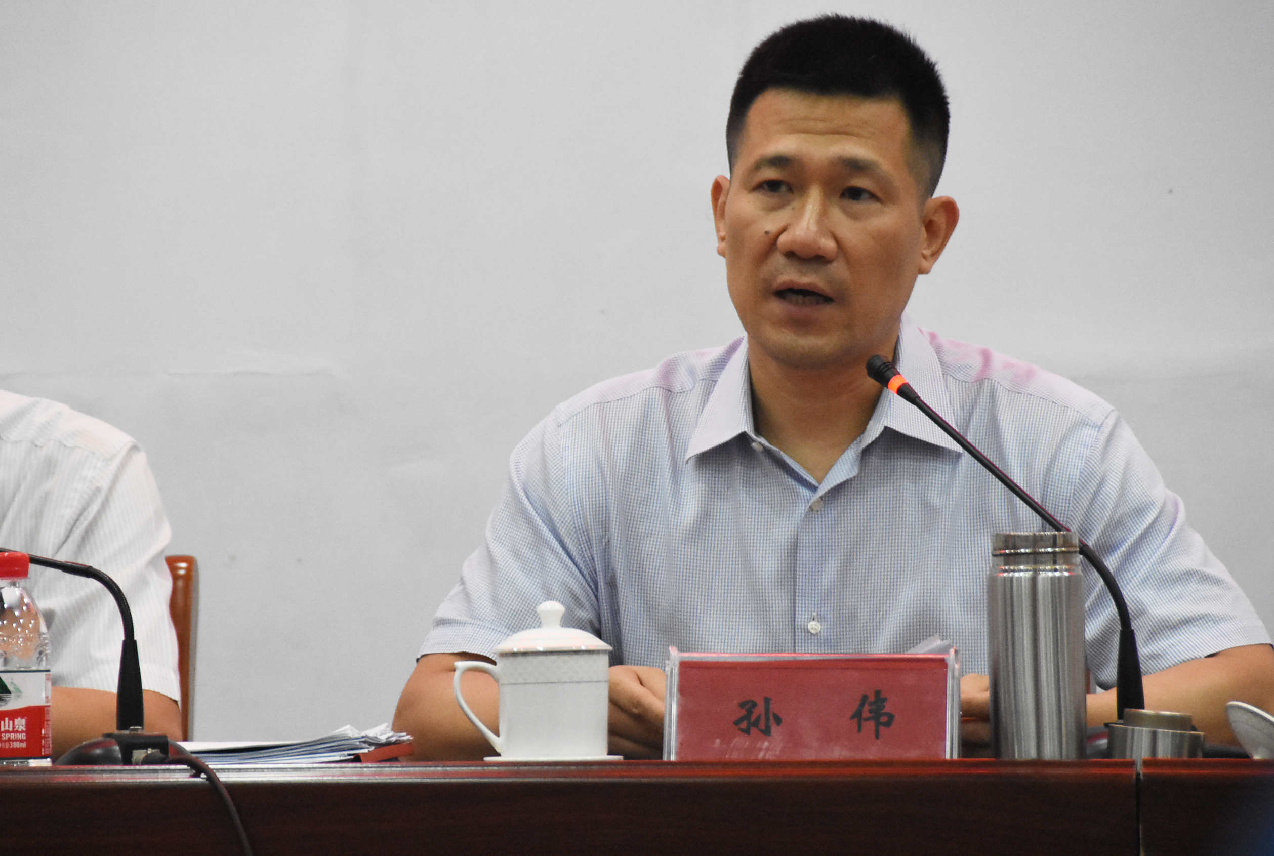 孙伟局长在讲话中对整治市场乱象提出新的、具体的要求.JPG